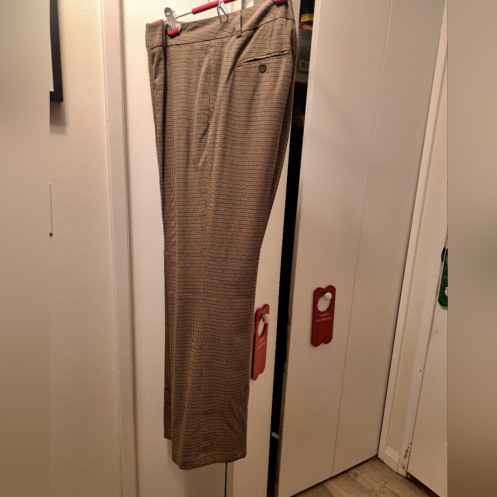 Ladies, size 14, Tan/Brown Houndstooth Patterned Pants - Picture 2 of 6
